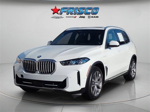 Used 2024 BMW X5 xDrive50e image 3