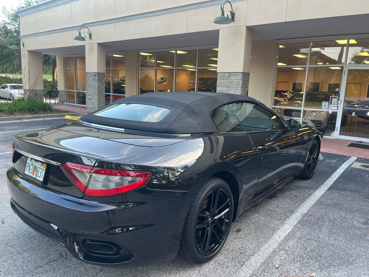 Used 2018 Maserati GranTurismo Sport RWD image 20