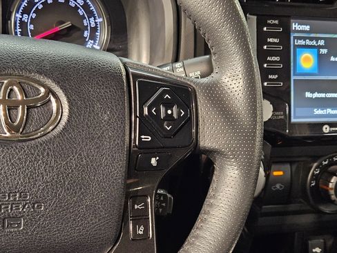 Used 2022 Toyota 4Runner TRD Off-Road Premium AWD/4WD image 28