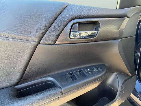 Used 2016 Honda Accord Sport image 10