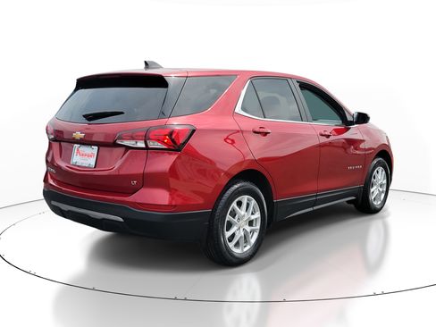 Used 2023 Chevrolet Equinox LT image 4
