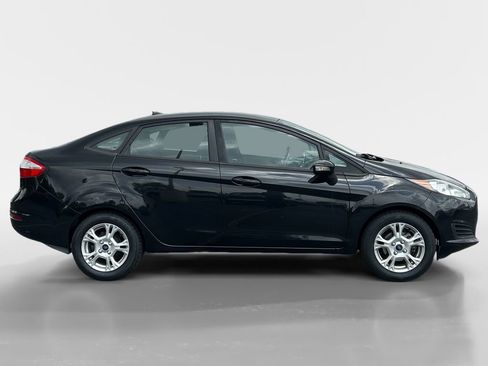 Used 2014 Ford Fiesta SE FWD image 4