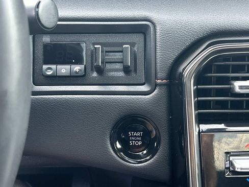Used 2025 Nissan Armada PRO-4X w/ Pro-4X Premium Package AWD/4WD image 38