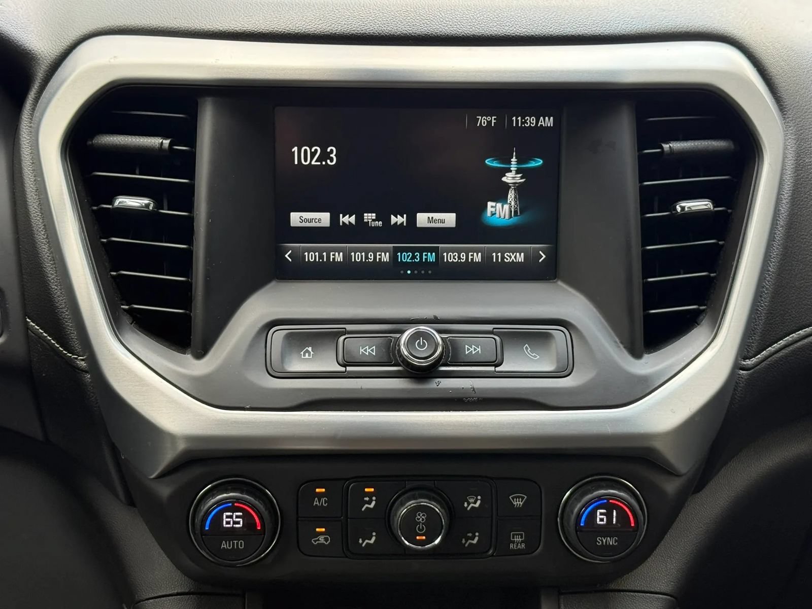 Used 2018 GMC Acadia SLE w/ LPO, Protection Package FWD image 16