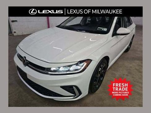 Used 2025 Volkswagen Jetta SE w/ Black Wheel Package FWD image 1