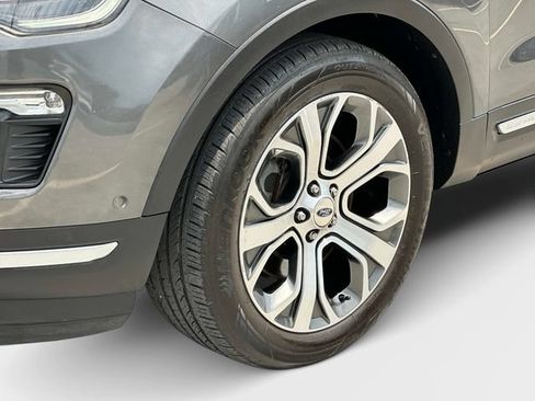 Used 2019 Ford Explorer Platinum AWD/4WD image 29