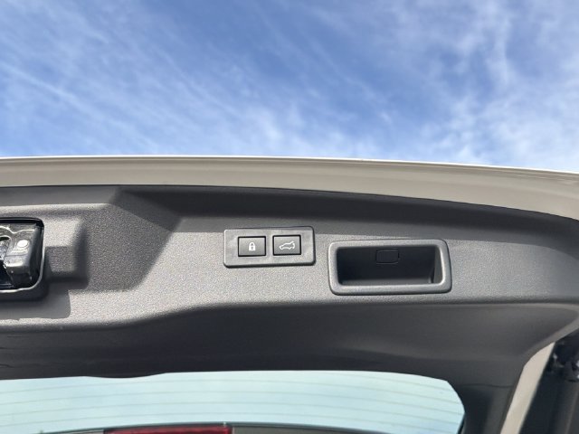 New 2026 Subaru Outback Limited AWD/4WD image 15