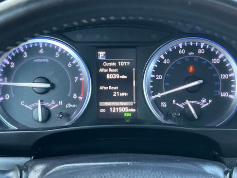 Used 2018 Toyota Highlander SE FWD image 33