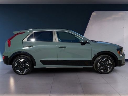 Certified 2025 Kia Niro Wind w/ Wind Preserve Package image 6