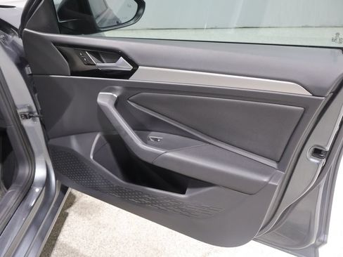 Used 2020 Volkswagen Jetta R-Line w/ R-Line Cold Weather Package FWD image 24