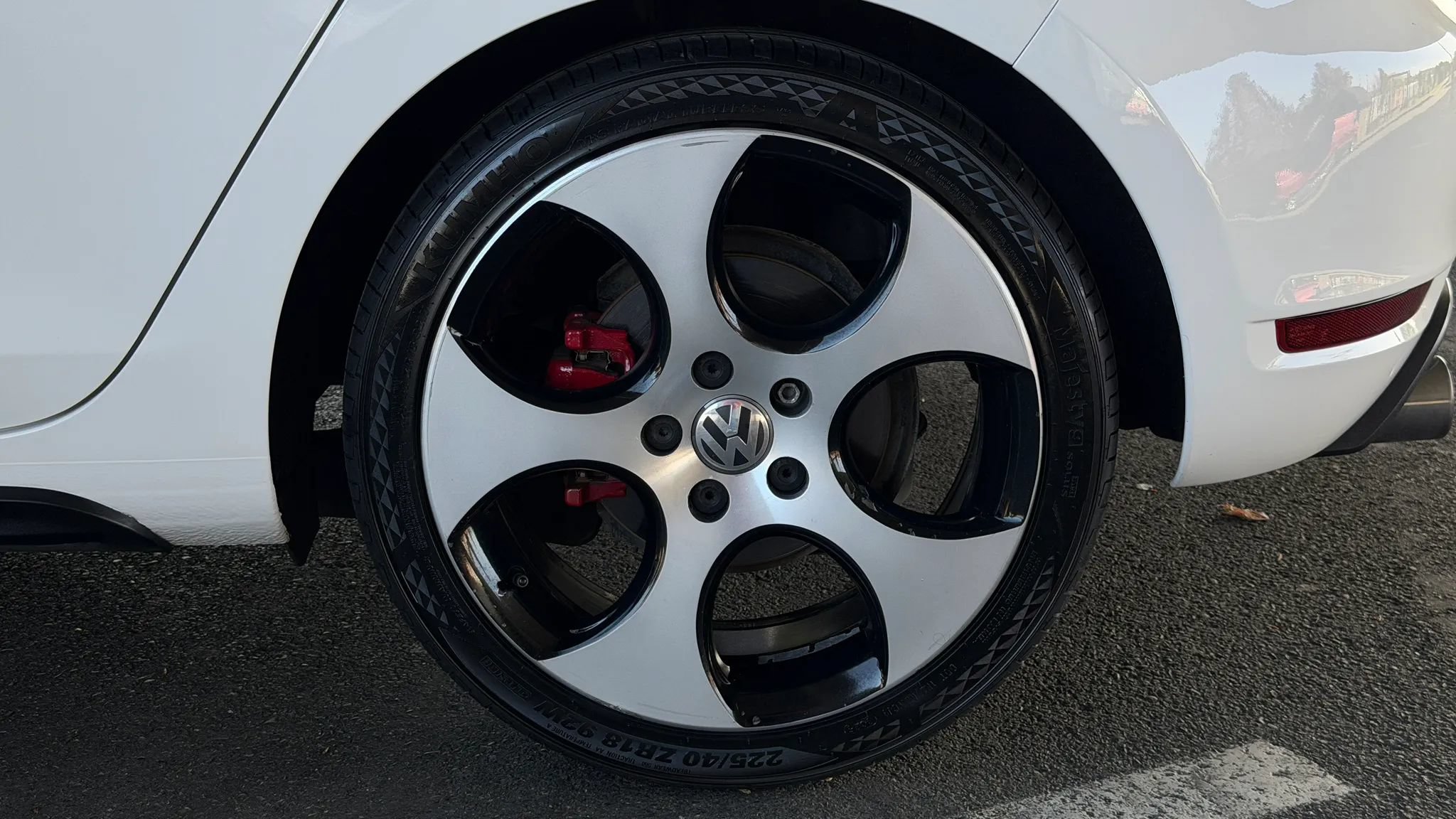 Used 2011 Volkswagen GTI 4-Door FWD image 60