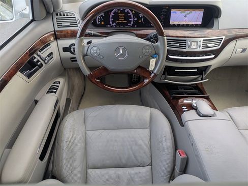 Used 2013 Mercedes-Benz S 550 image 17