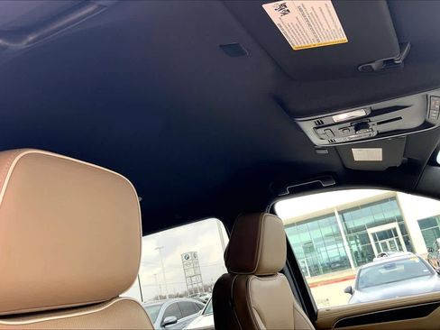 Used 2024 Chevrolet Suburban Premier image 13