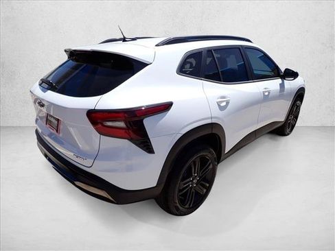 New 2026 Chevrolet Trax ACTIV FWD image 4