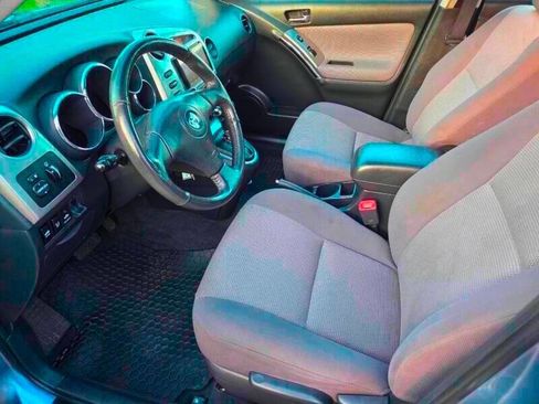 Used 2006 Toyota Matrix XR image 2
