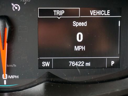Used 2019 Chevrolet Trax LT w/ LT Convenience Package FWD image 2