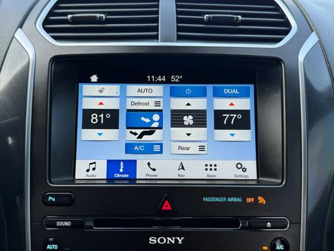 Used 2018 Ford Explorer Sport AWD/4WD image 33