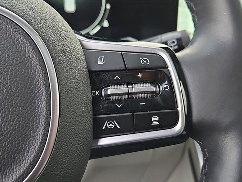 Certified 2024 Kia Carnival SX Prestige image 26