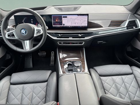 Used 2026 BMW X5 xDrive50e w/ M Sport Package image 8