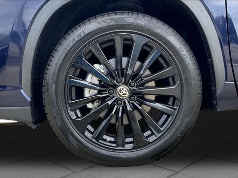 Used 2023 Toyota Highlander XSE FWD image 11