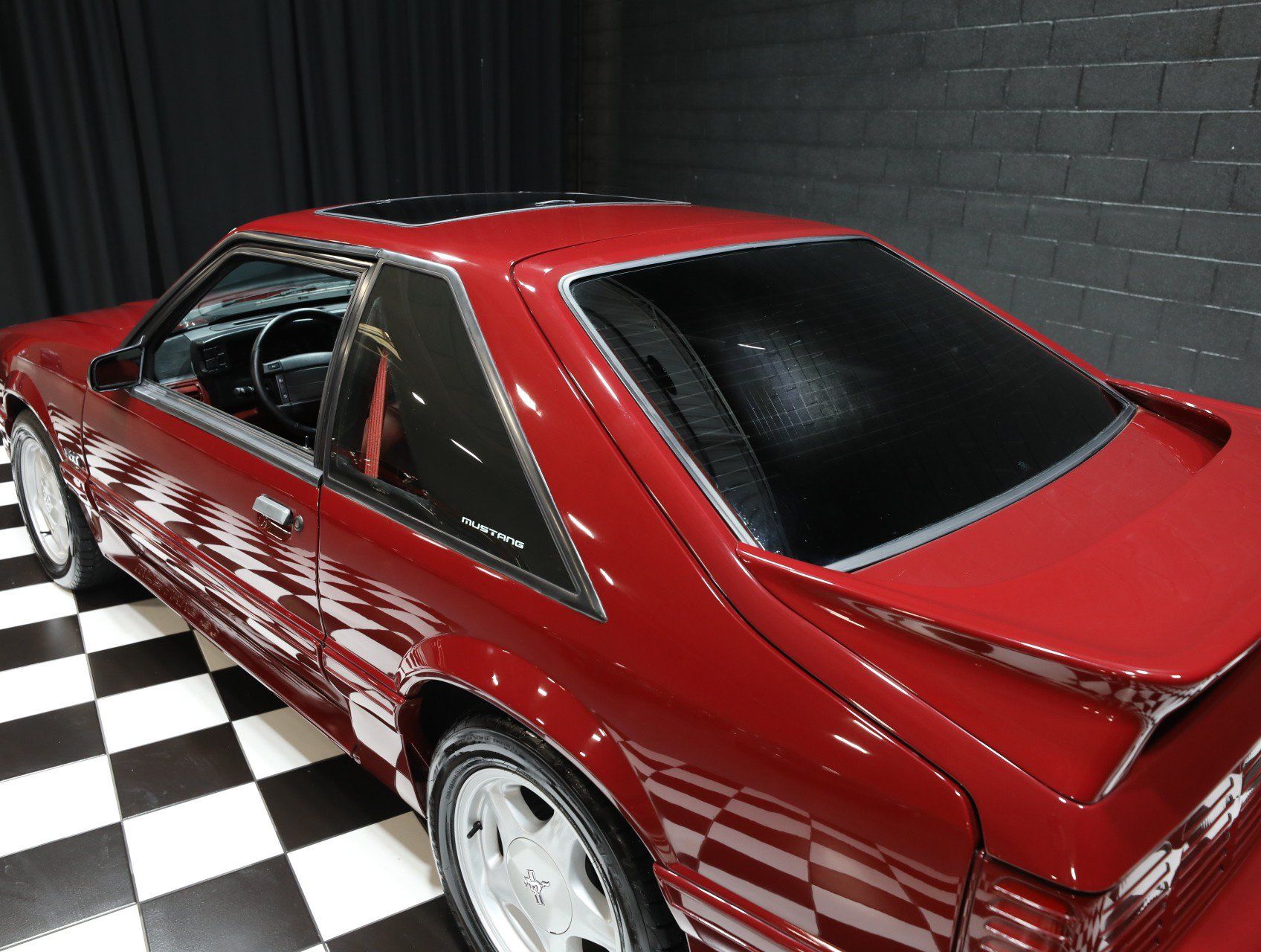 Used 1990 Ford Mustang GT RWD image 28