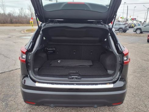 Used 2021 Nissan Rogue Sport SV image 8