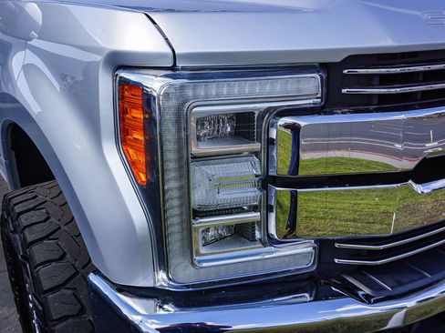 Used 2019 Ford F250 Lariat w/ Lariat Ultimate Package AWD/4WD image 10