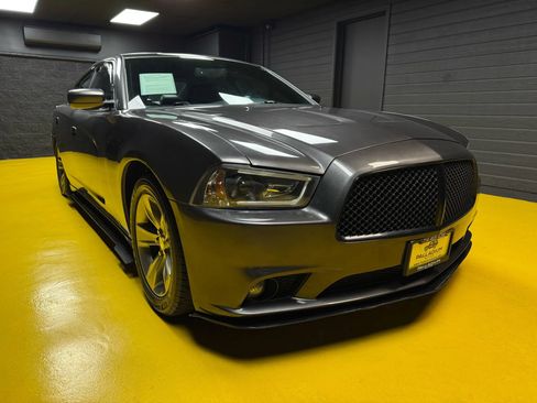Used 2014 Dodge Charger R/T w/ Blacktop Package image 3