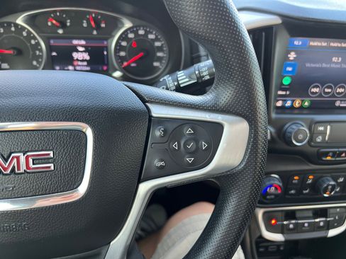Used 2022 GMC Terrain SLE w/ Driver Convenience Package FWD image 34