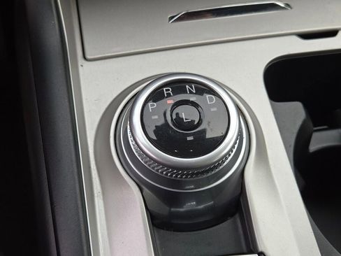 Used 2021 Ford Explorer XLT image 34