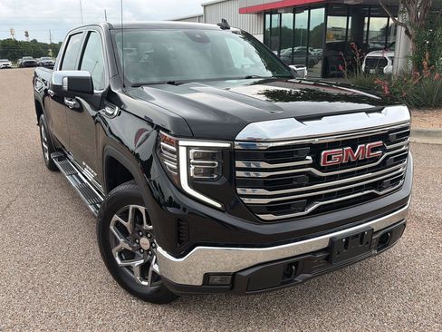Used 2024 GMC Sierra 1500 SLT RWD image 8