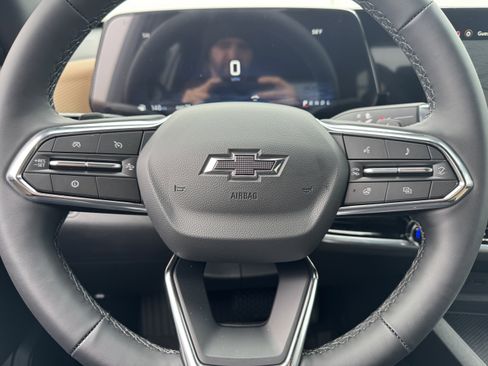 New 2026 Chevrolet Equinox ACTIV w/ Convenience Package III image 34