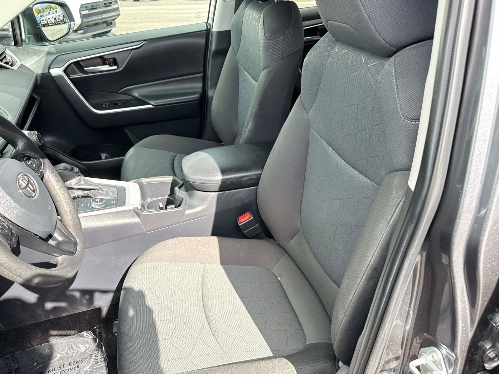 Used 2025 Toyota RAV4 XLE AWD/4WD image 12