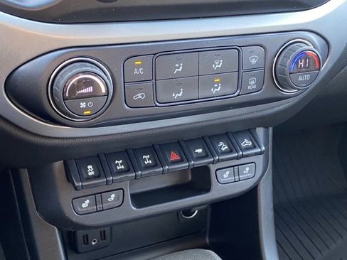 Used 2021 Chevrolet Colorado ZR2 image 18