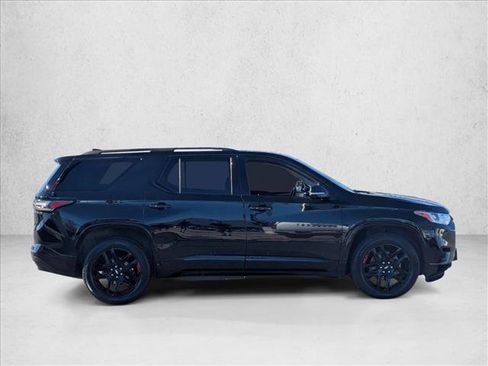 Used 2021 Chevrolet Traverse Premier w/ Redline Edition image 4