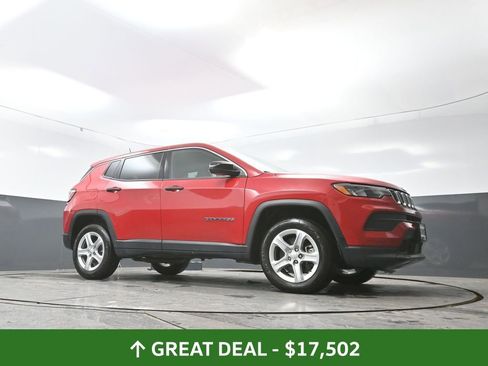 Used 2023 Jeep Compass Sport image 51