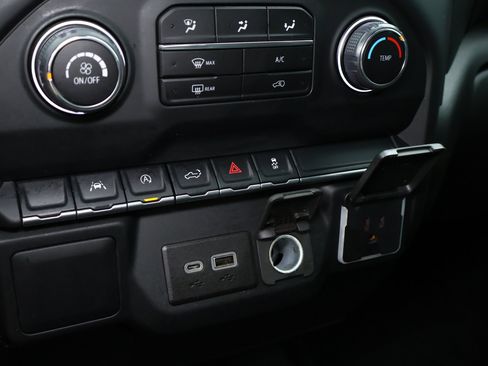 Used 2022 Chevrolet Silverado 1500 Custom image 19