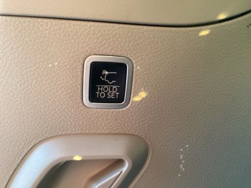 Used 2022 Jeep Wagoneer Series II w/ Premium Group I image 18