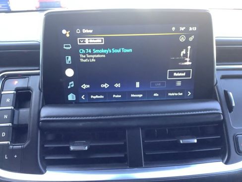 Used 2022 Chevrolet Tahoe Z71 w/ Luxury Package image 17