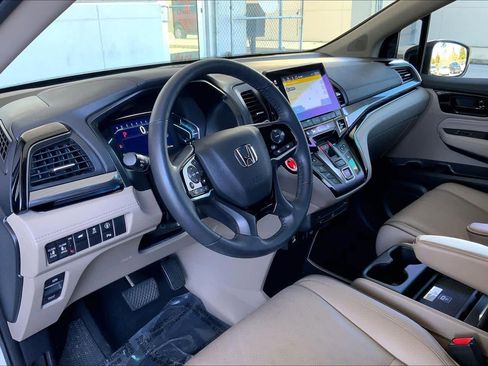 Used 2023 Honda Odyssey Elite image 18