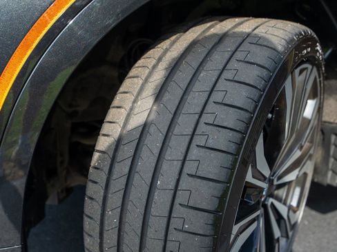 Used 2023 BMW X7 M60i image 44