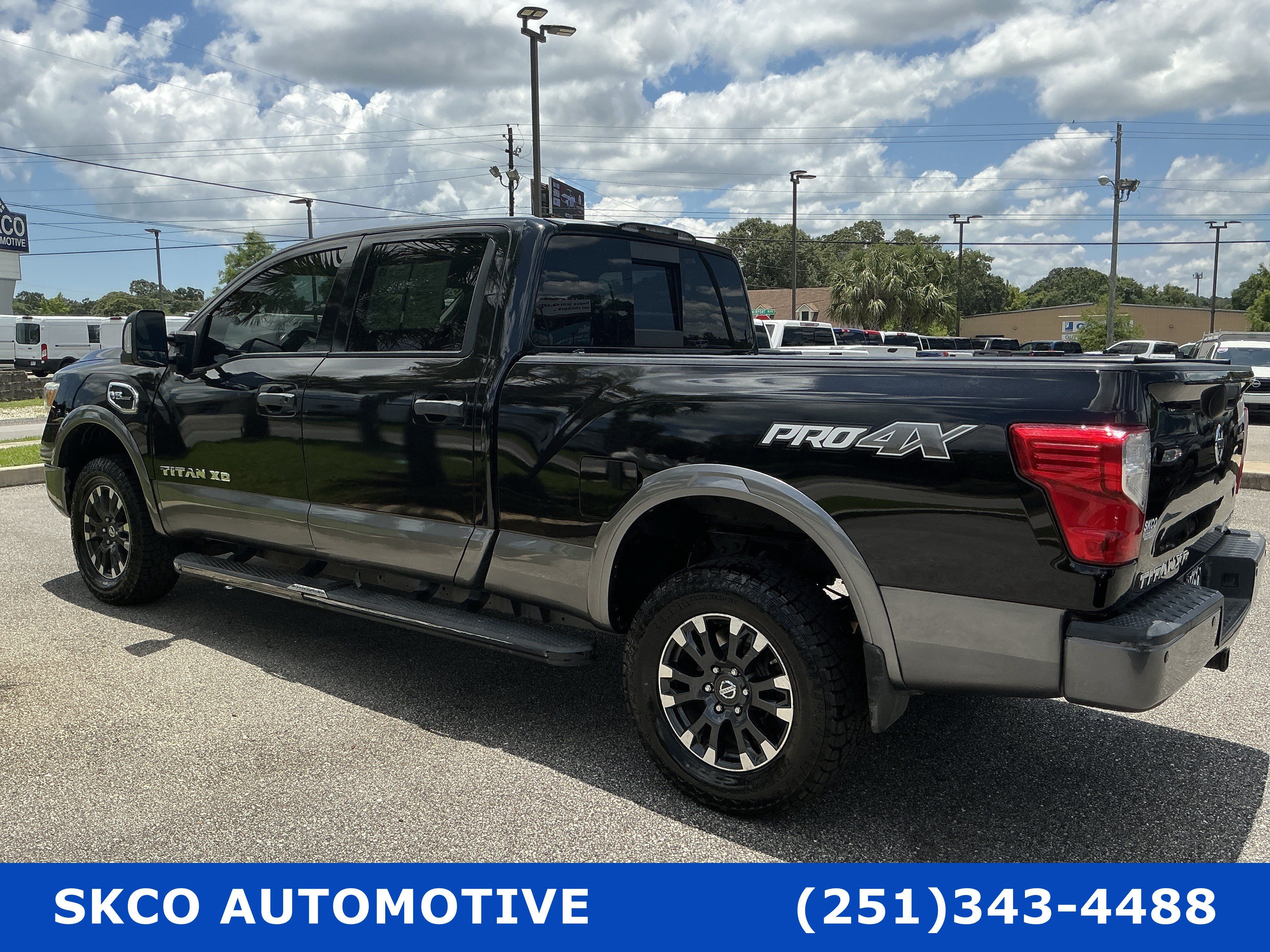Used 2017 Nissan Titan PRO-4X AWD/4WD image 3