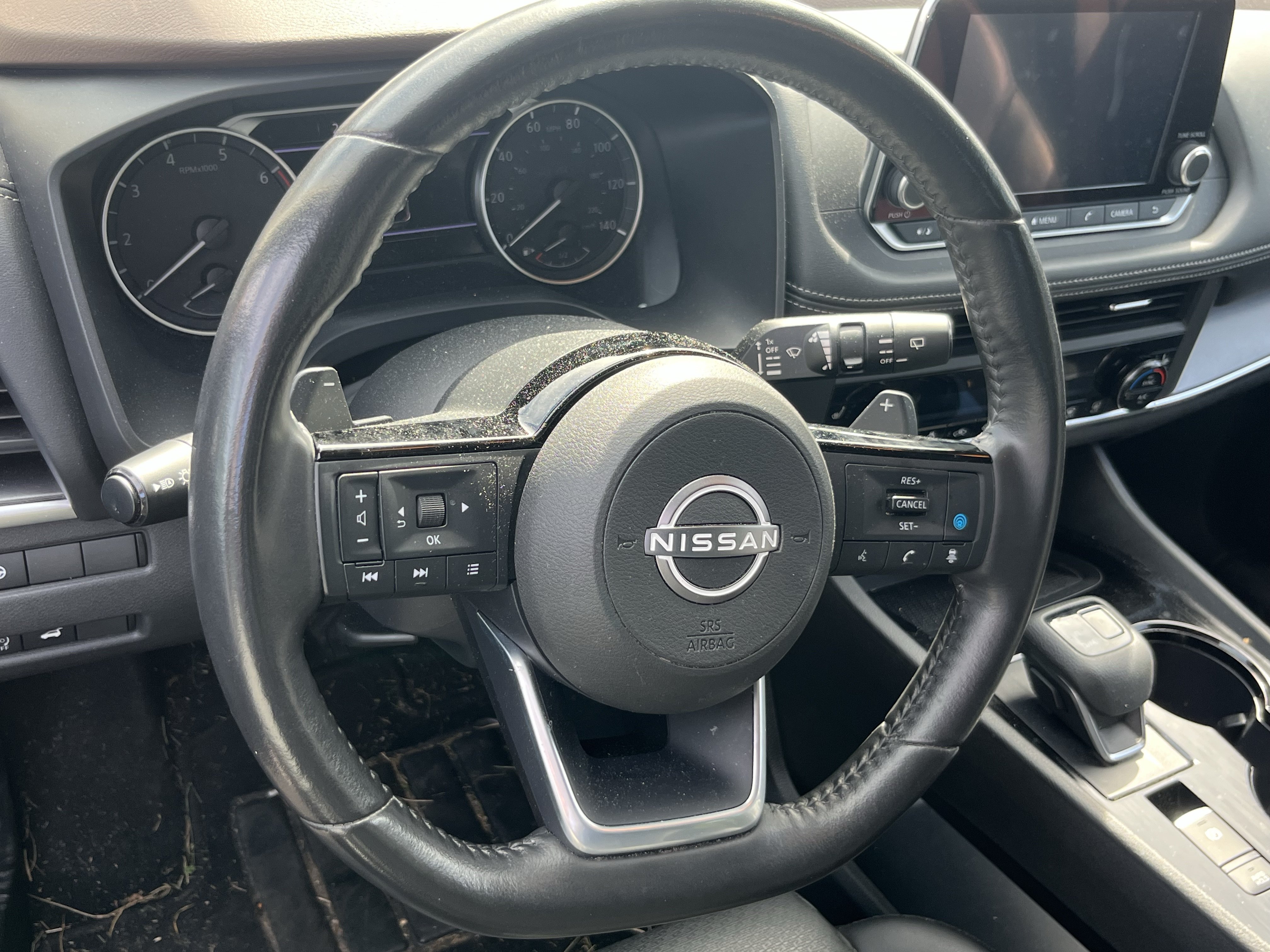 Used 2023 Nissan Rogue SV w/ SV Premium B Package AWD/4WD image 3