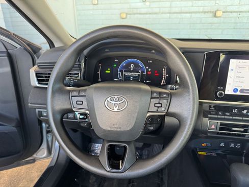 Used 2025 Toyota Camry LE image 25