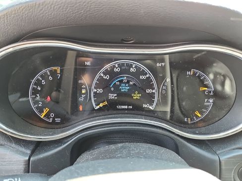 Used 2021 Jeep Grand Cherokee Laredo X RWD image 9