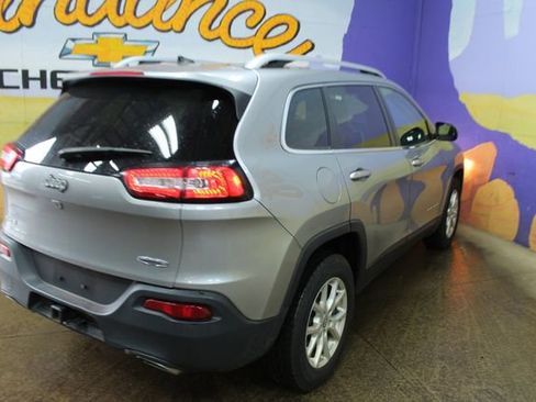 Used 2016 Jeep Cherokee Latitude w/ Comfort & Convenience Group image 8