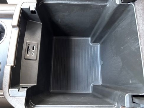 Used 2021 Chevrolet Tahoe LS image 24