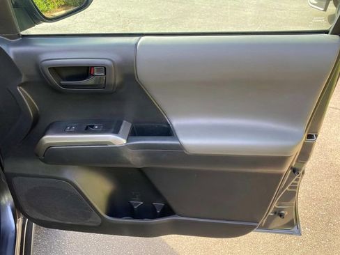Used 2022 Toyota Tacoma SR5 w/ Technology Package image 35