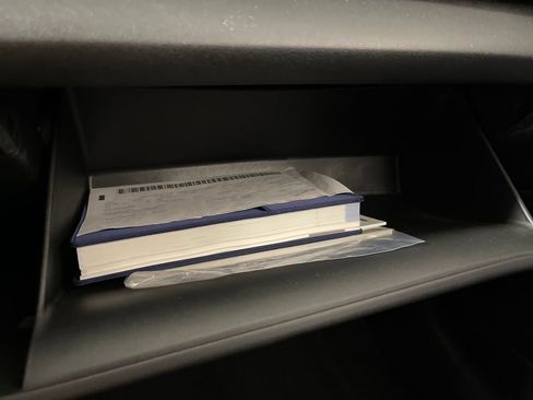 Certified 2025 Hyundai Elantra Sport image 27