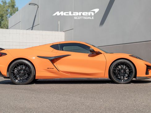 Used 2023 Chevrolet Corvette Z06 RWD image 8
